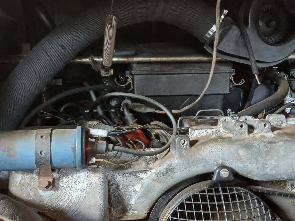 Image 30/34 of Volkswagen T2b Westfalia (1973)