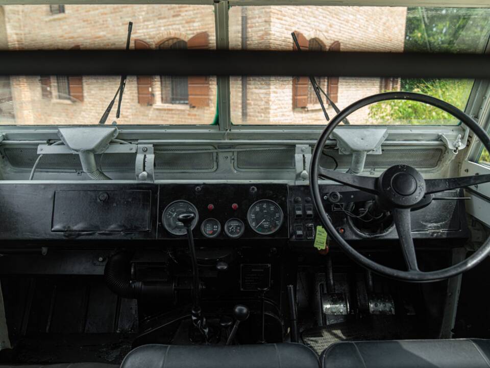 Image 42/50 of Land Rover 88 Lightweight (1977)