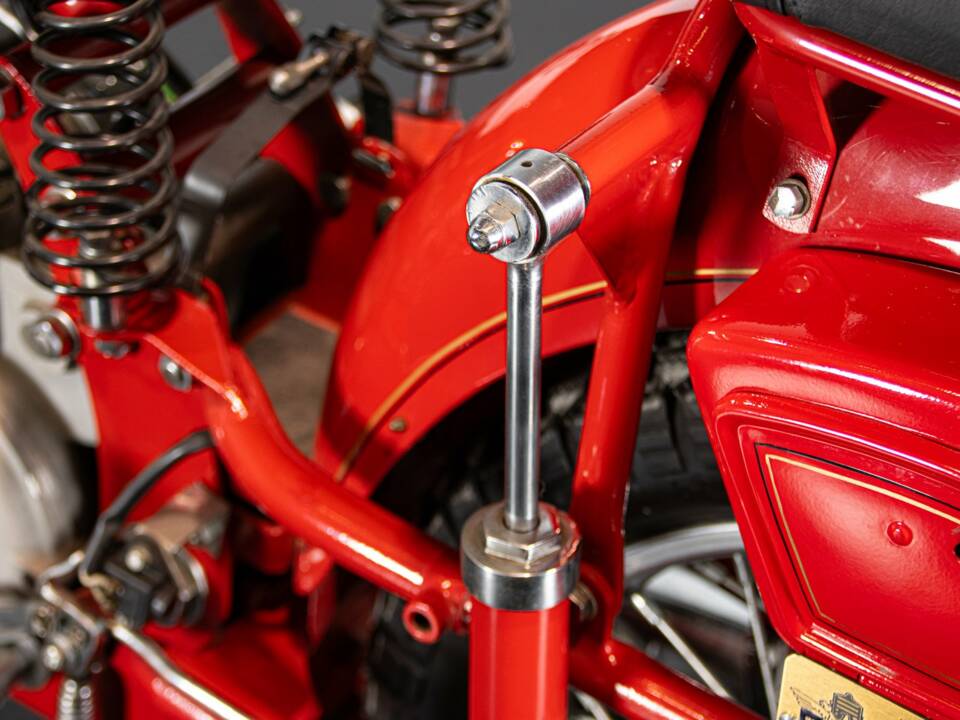 Imagen 49/50 de Moto Guzzi DUMMY (1952)