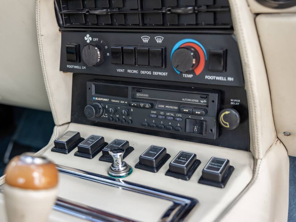 Bild 41/70 von Aston Martin V8 EFi (1988)