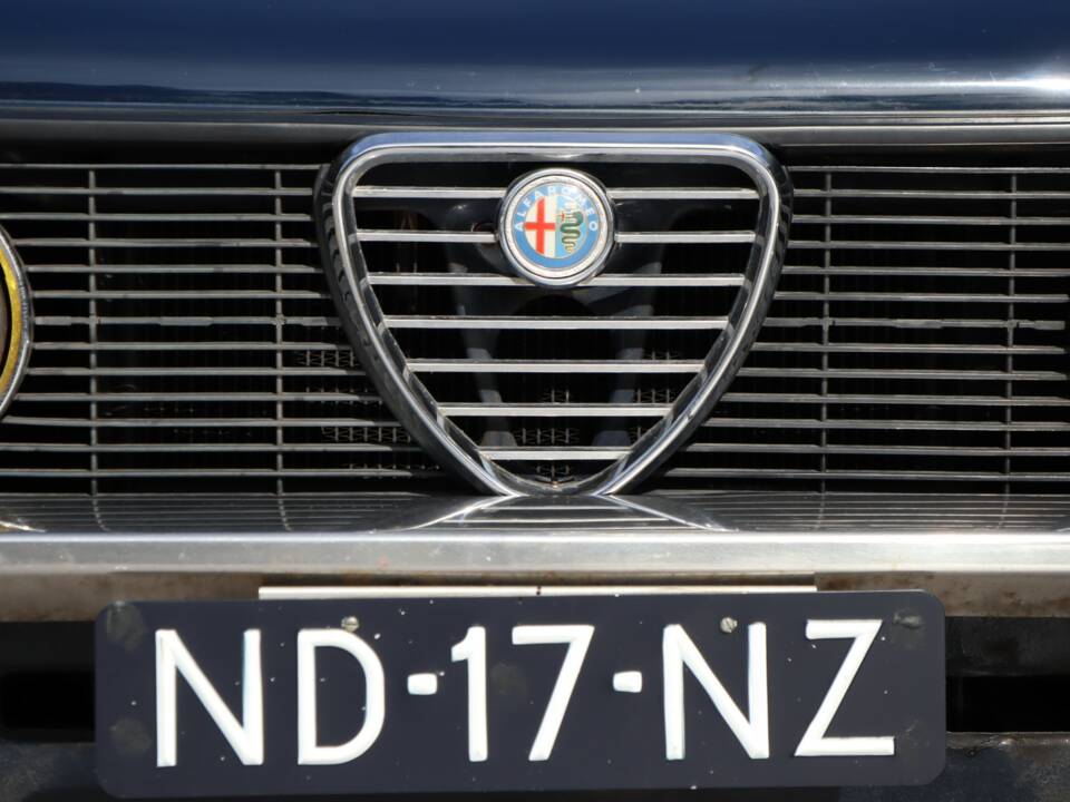 Image 17/50 of Alfa Romeo Giulia Nuova Super 1600 (1978)