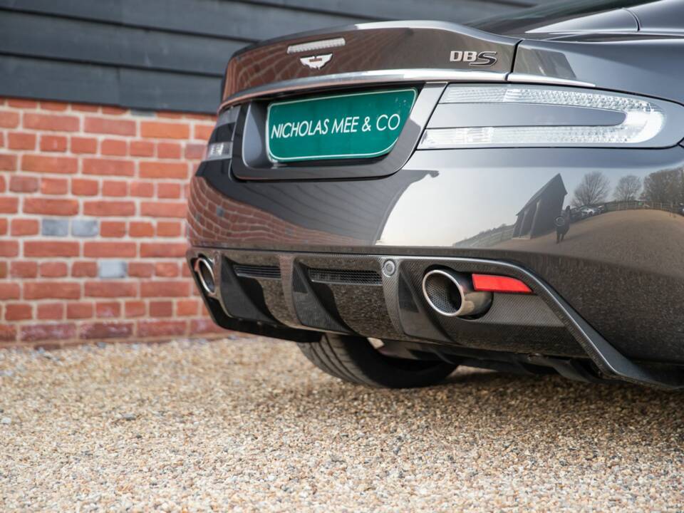 Image 27/50 of Aston Martin DBS (2011)