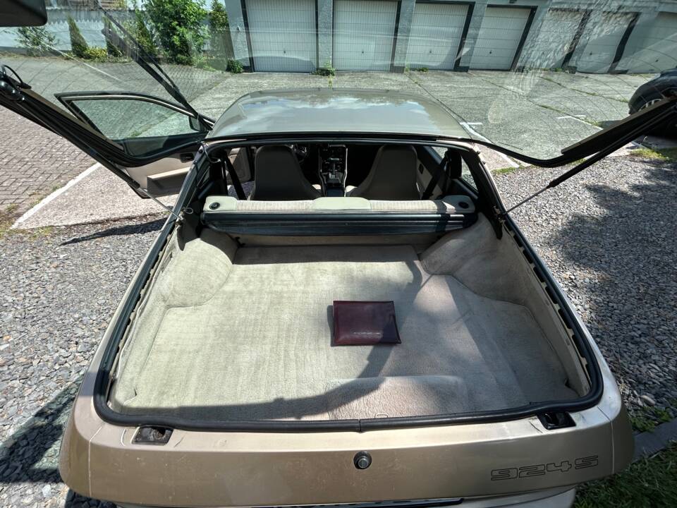 Image 9/12 of Porsche 924 S (1987)