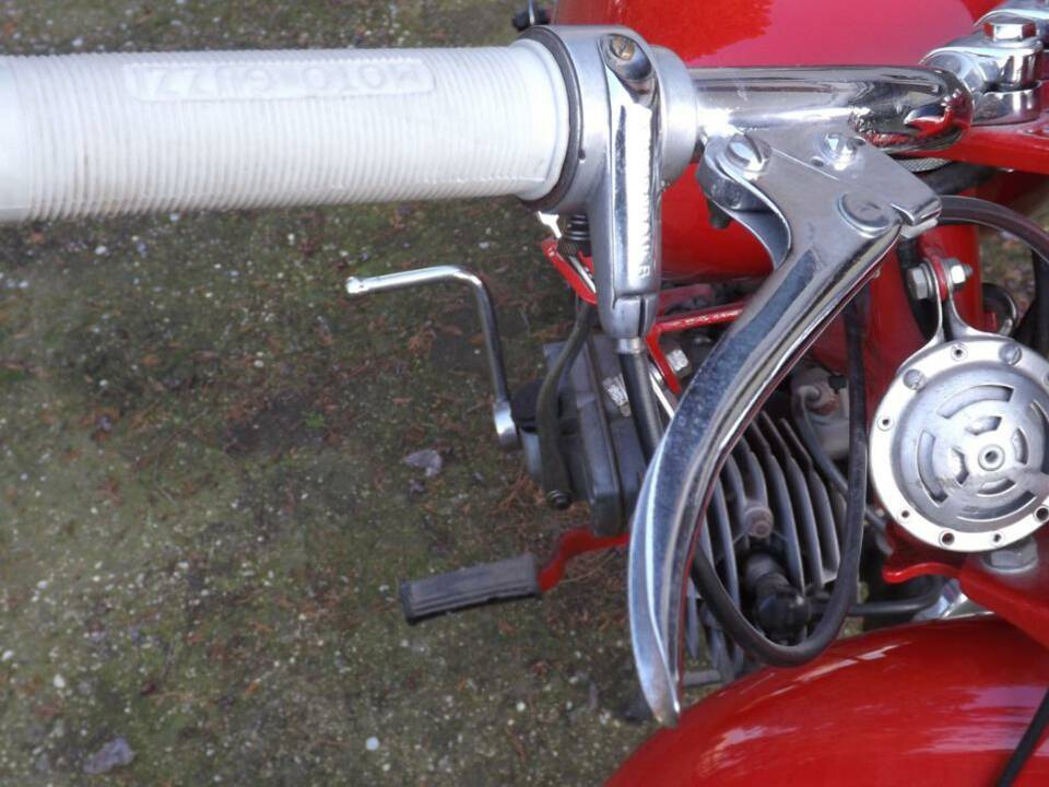 Immagine 30/41 di Moto Guzzi Motoleggera 65 (1952)