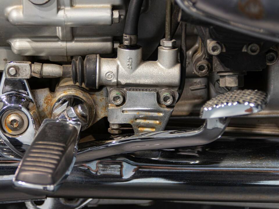 Image 15/50 of BMW R 1200 C (2001)