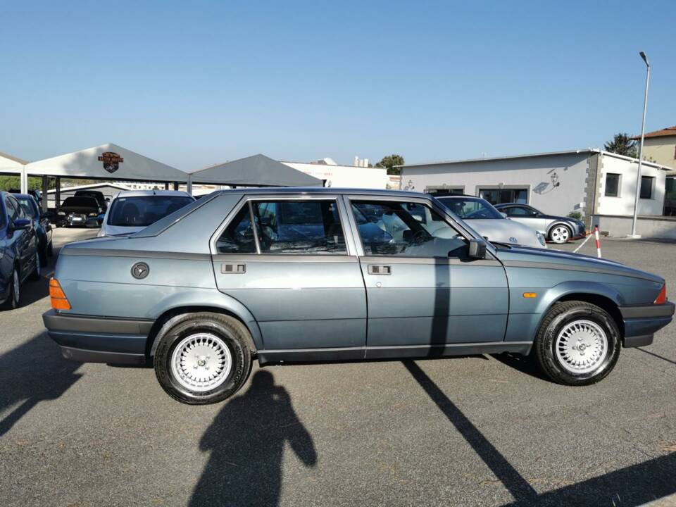 Image 38/45 of Alfa Romeo 75 1.8 (1987)