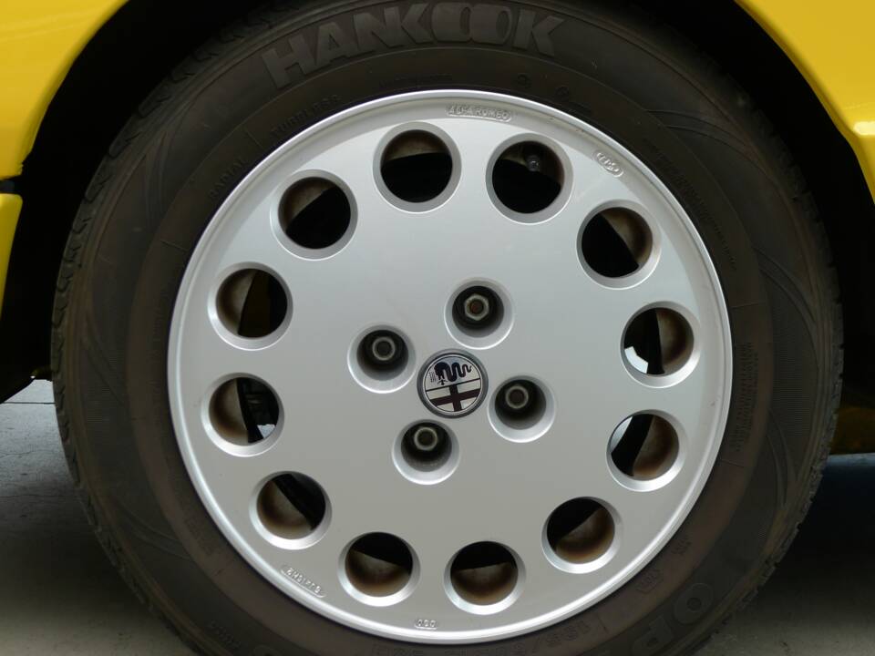 Bild 35/39 von Alfa Romeo 2.0 Spider (1992)