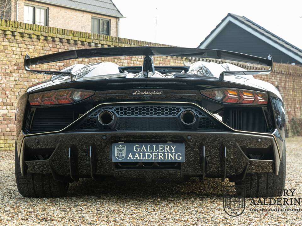 Afbeelding 13/50 van Lamborghini Aventador LP 770-4 SVJ Roadster (2020)