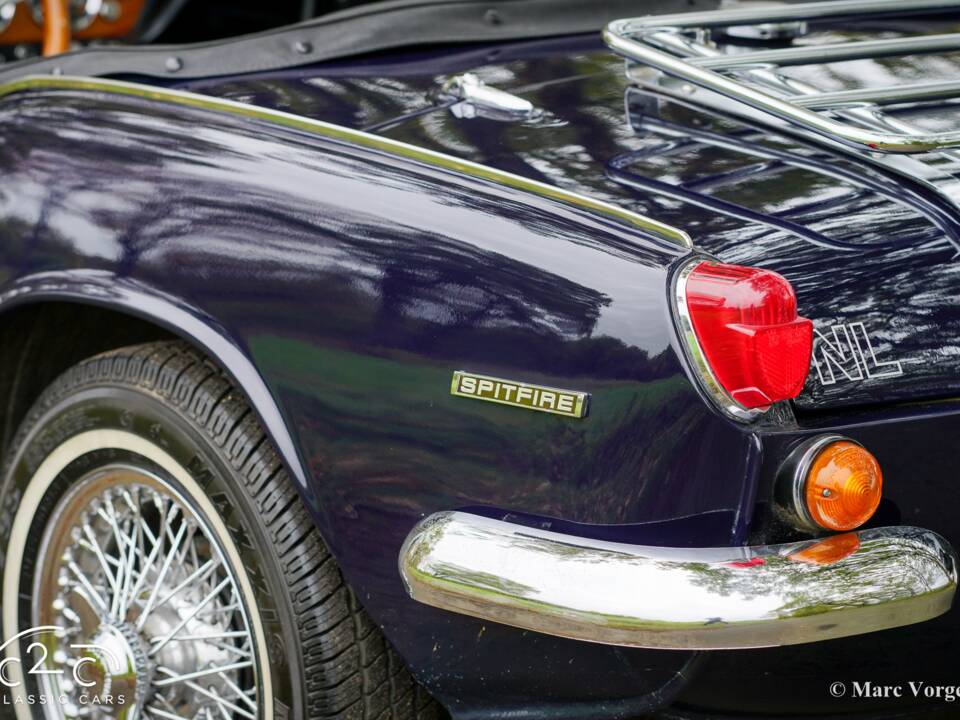 Image 40/60 of Triumph Spitfire Mk III (1970)