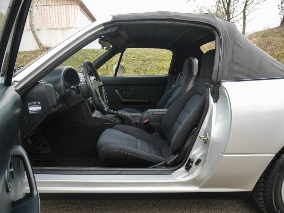 Image 30/48 de Mazda MX-5 1.6 (1900)