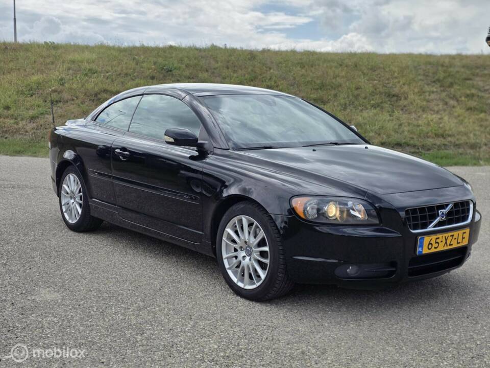 Image 16/38 de Volvo C70 2.4 (2006)