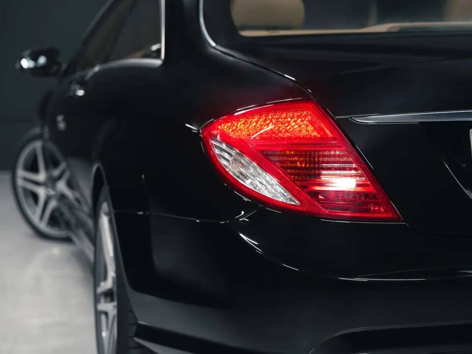 Image 12/40 of Mercedes-Benz CL 65 AMG (2008)