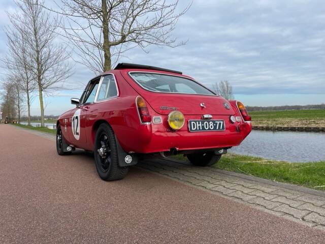 Image 34/50 of MG MGB GT (1972)