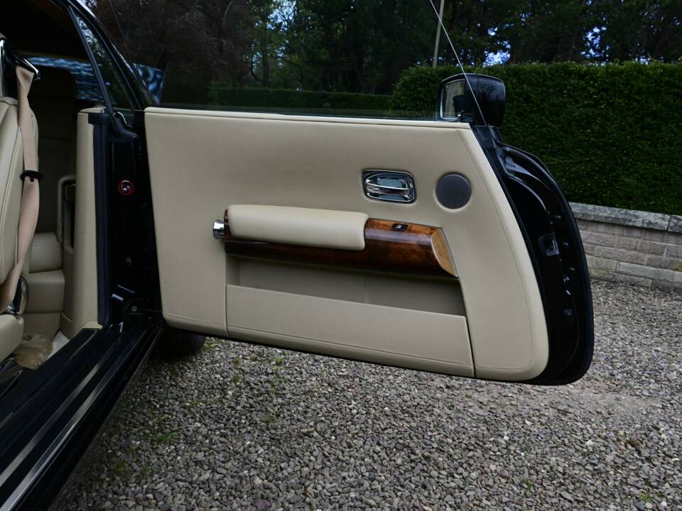 Immagine 28/50 di Rolls-Royce Phantom Coupé (2010)