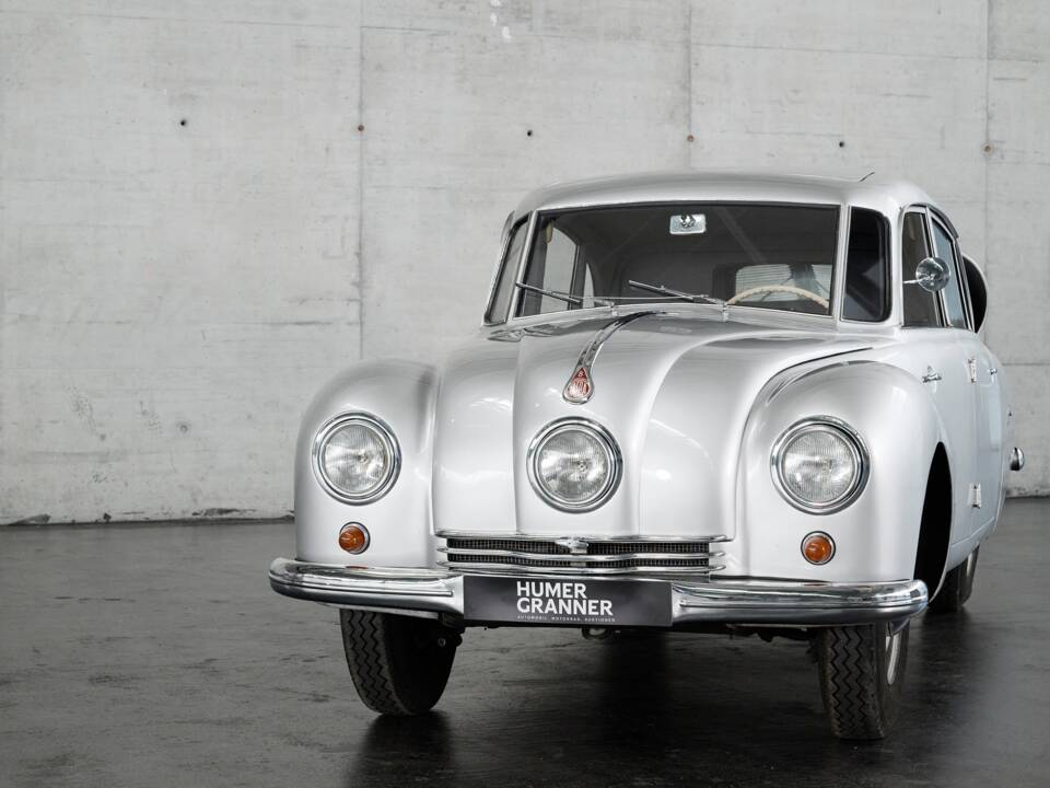 Image 4/50 of Tatra T 87 (1949)