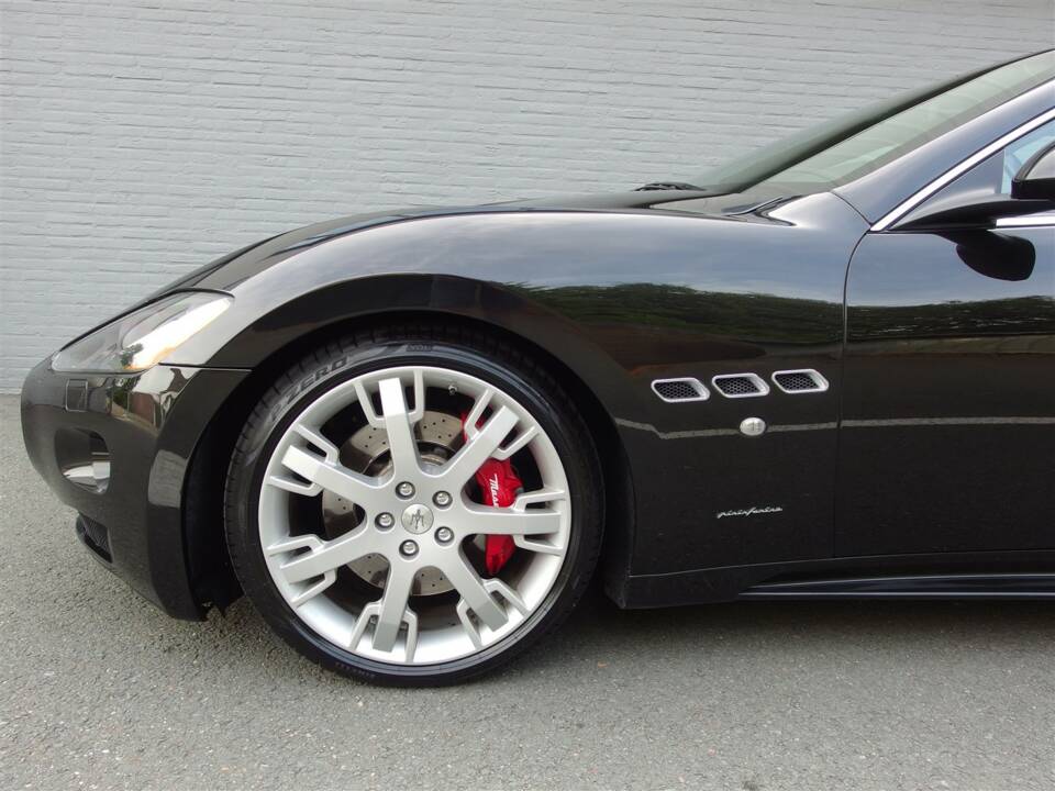 Afbeelding 31/100 van Maserati GranTurismo S (2010)