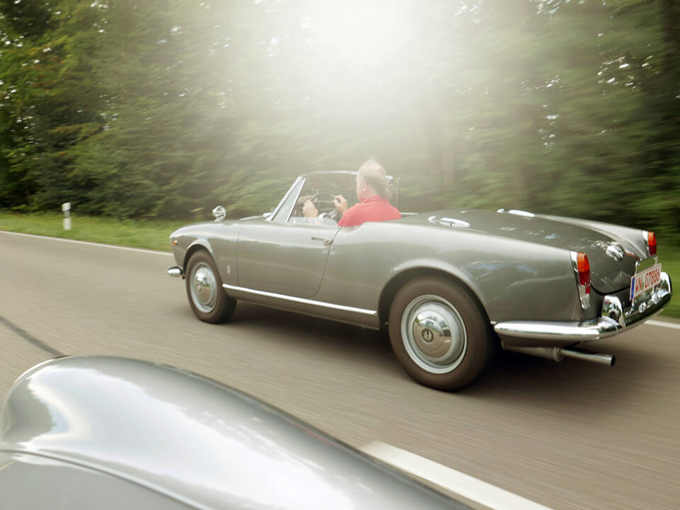 Imagen 2/68 de Alfa Romeo Giulia 1600 Spider (1964)