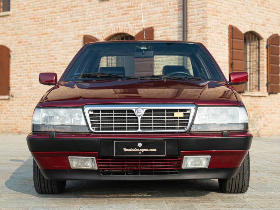 Image 3/50 of Lancia Thema 8.32 (1989)