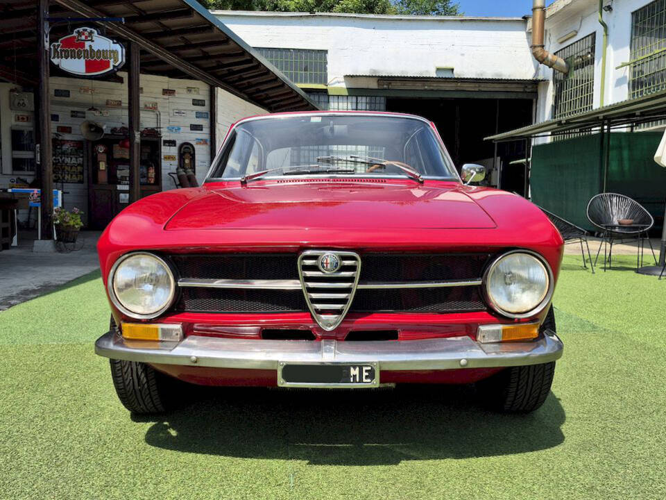 Image 5/50 de Alfa Romeo Giulia GT 1300 Junior (1971)