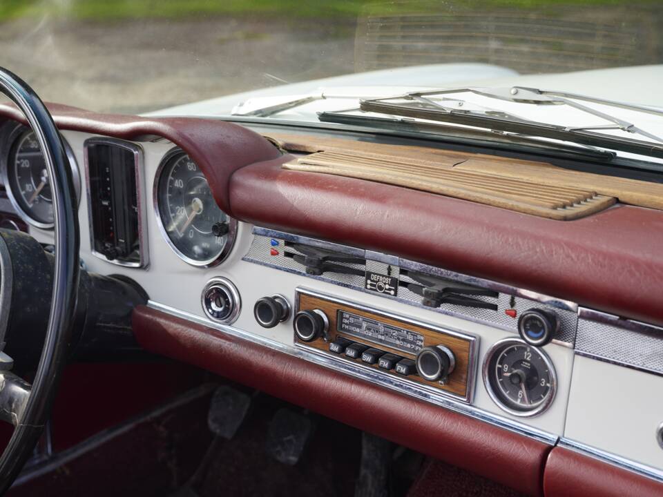 Bild 29/46 von Mercedes-Benz 280 SL (1968)