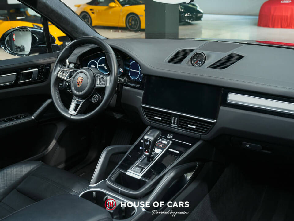 Immagine 17/24 di Porsche Cayenne Turbo (2018)