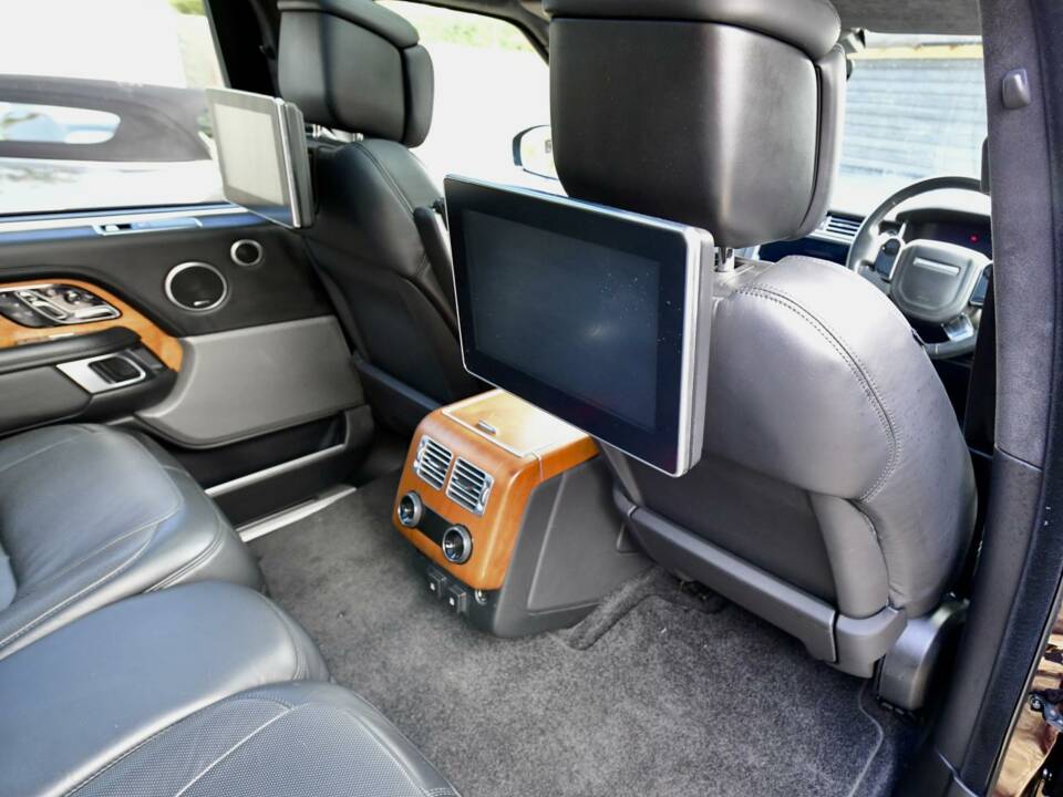 Image 37/50 of Land Rover Range Rover V8 SV Autobiography (2018)