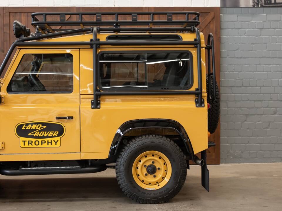 Image 7/47 of Land Rover Defender 90 Works V8 (2013)