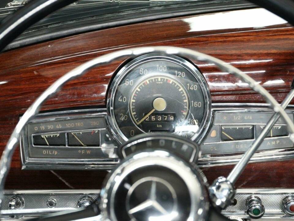 Image 13/30 de Mercedes-Benz 300 d (1958)