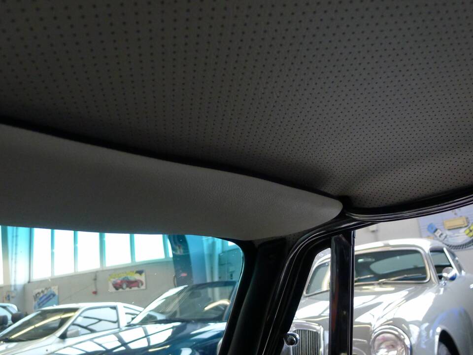 Bild 8/36 von Alfa Romeo 2000 GT Veloce (1975)