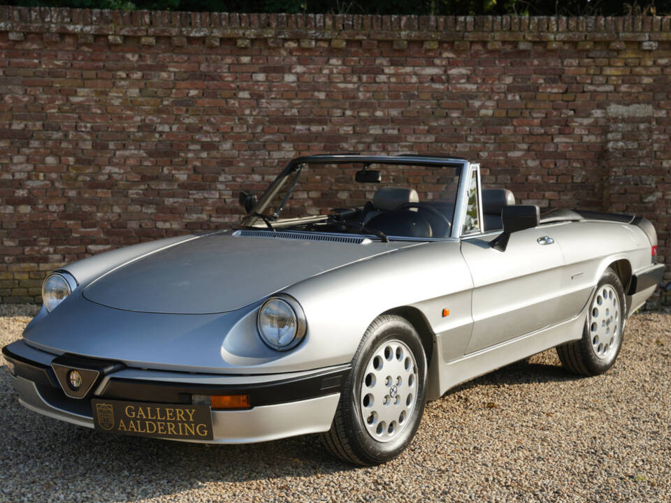Bild 15/50 von Alfa Romeo 2.0 Spider QV (1987)