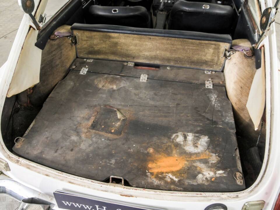 Afbeelding 38/50 van MG MGB GT (1972)