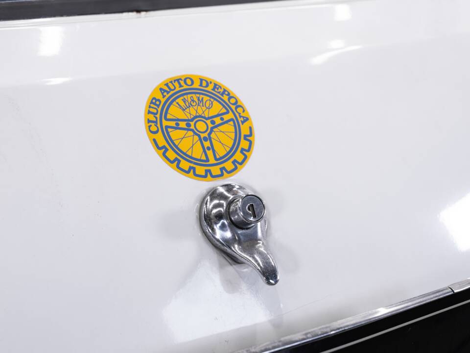 Bild 12/44 von MG MGB GT (1971)