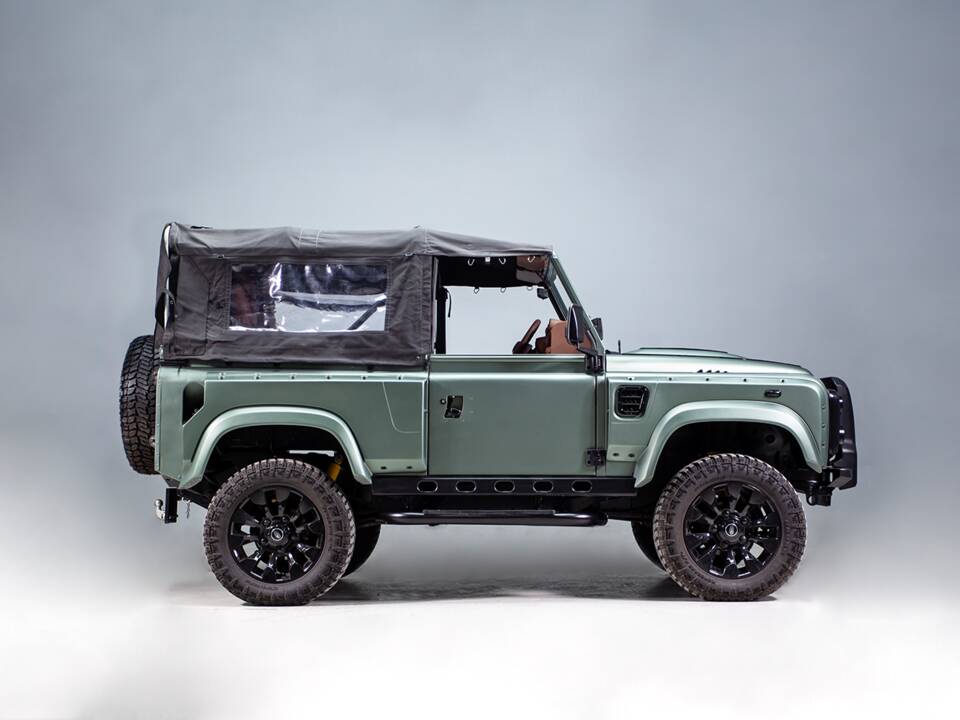 Image 11/44 of Land Rover Defender 90 (2011)