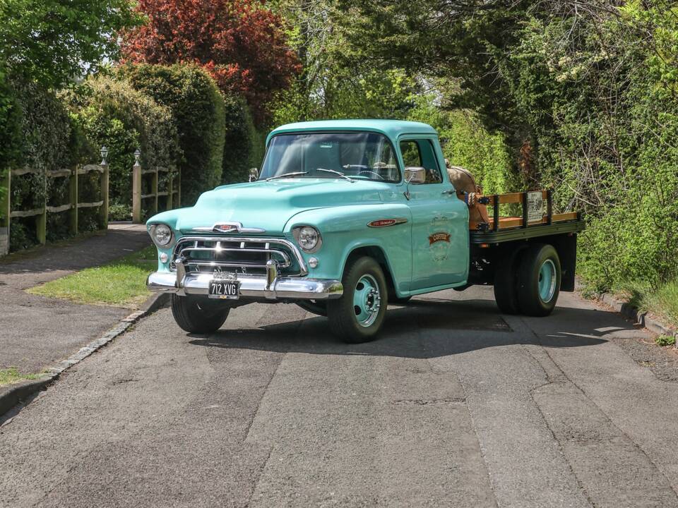 Bild 19/34 von Chevrolet 3100 ½-ton (1957)
