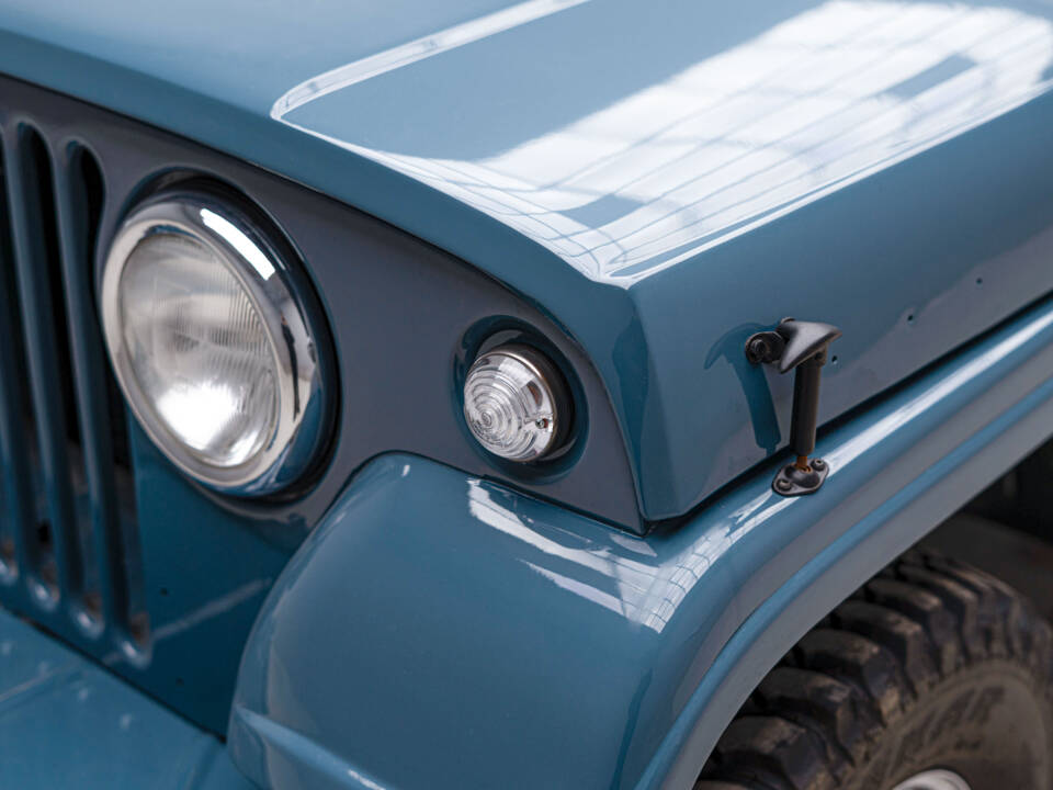 Bild 28/37 von Jeep Commando (1972)