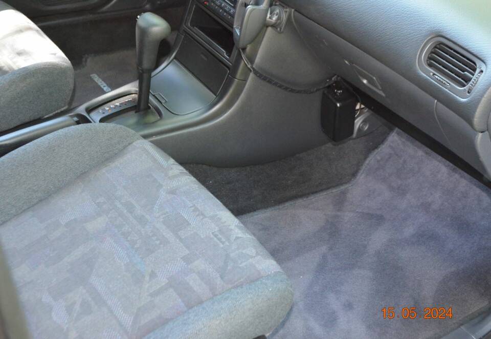 Image 16/38 of Mazda 626 2.0i (1994)
