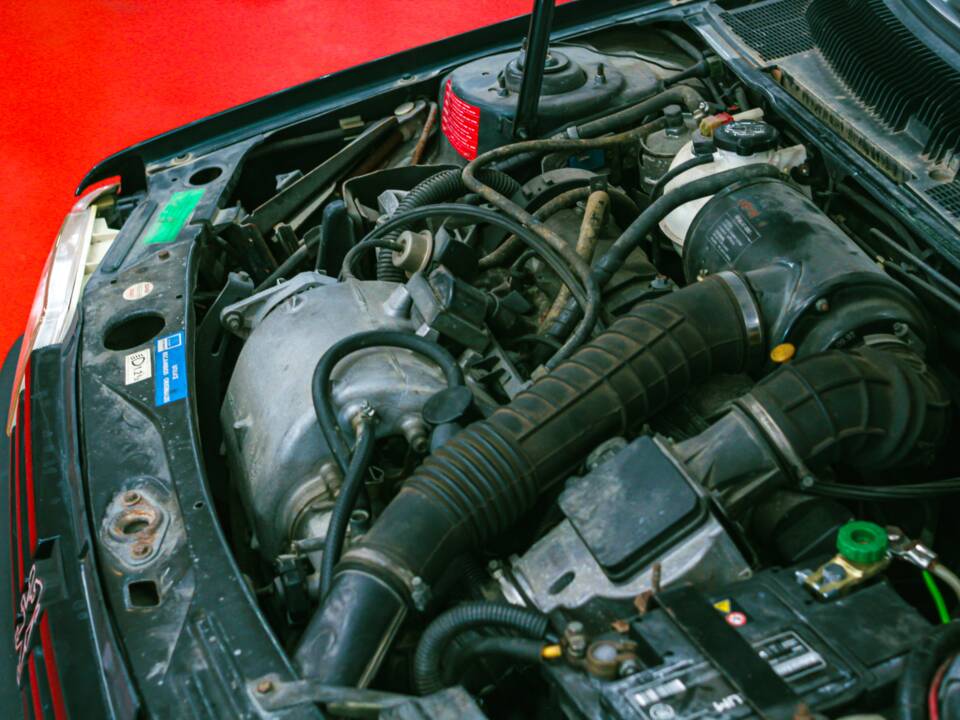Image 30/33 of Peugeot 205 GTi 1.9 (1993)