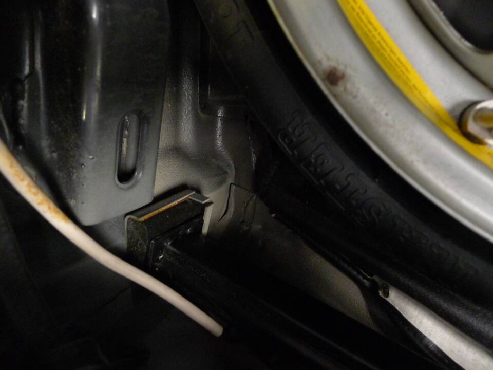 Bild 8/33 von Porsche 911 Carrera 3.2 (1985)