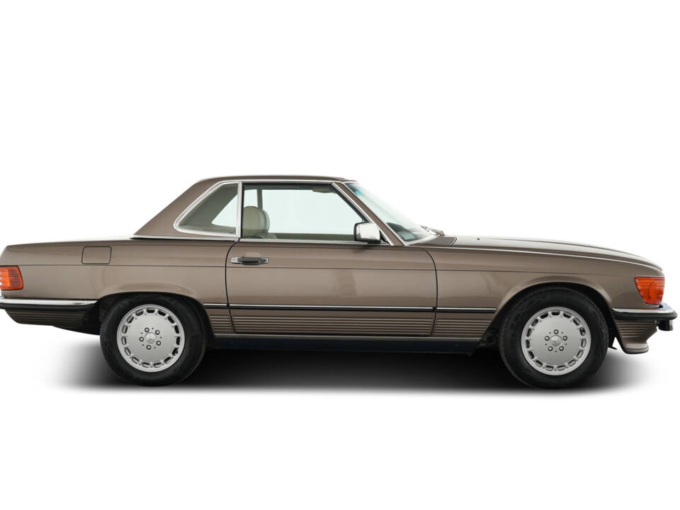 Image 7/48 of Mercedes-Benz 560 SL (1989)