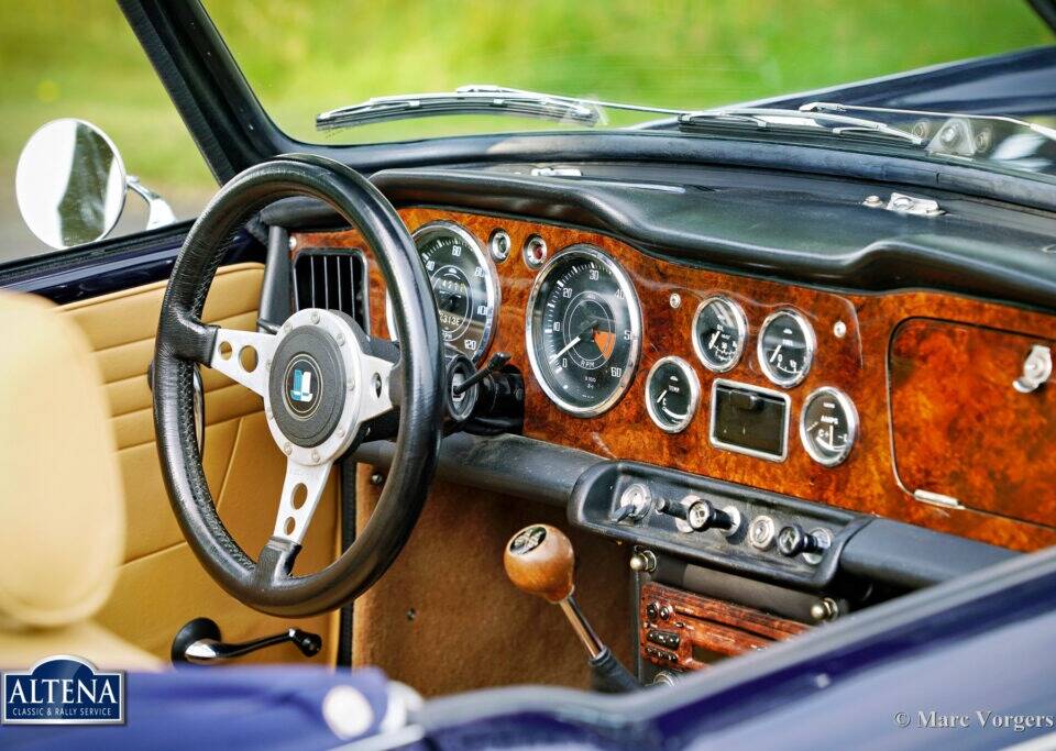 Immagine 25/36 di Triumph TR 4A IRS (1966)