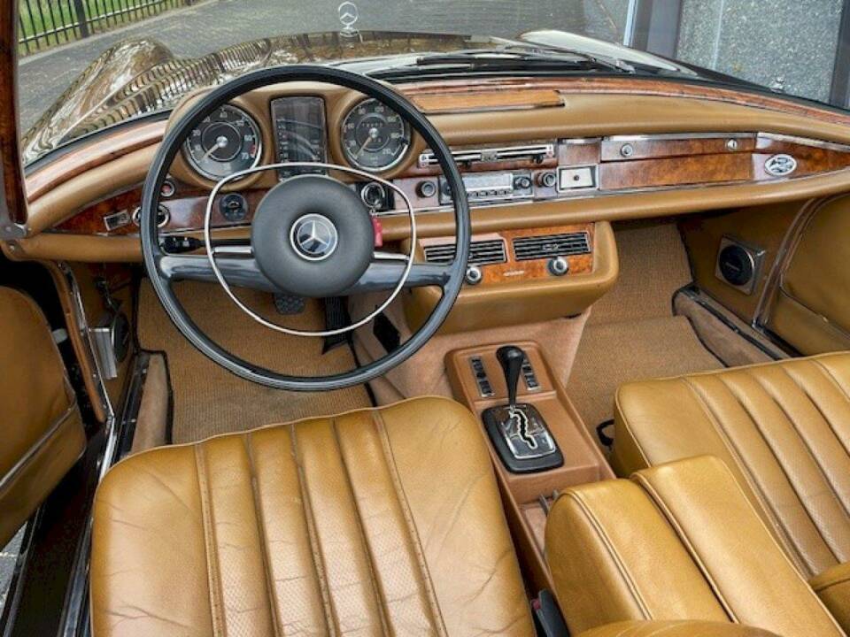 Bild 17/36 von Mercedes-Benz 280 SE 3,5 (1970)