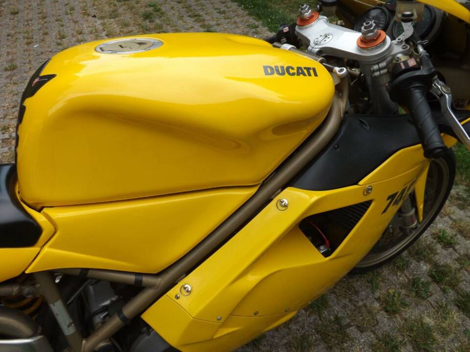 Immagine 29/50 di Ducati 748 Biposto (2000)