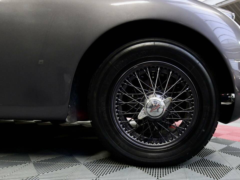 Image 38/46 of Jaguar XK 150 3.4 S OTS (1958)