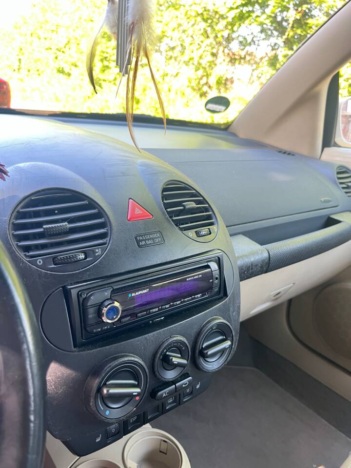 Image 6/9 of Volkswagen New Beetle 1.6 (2005)