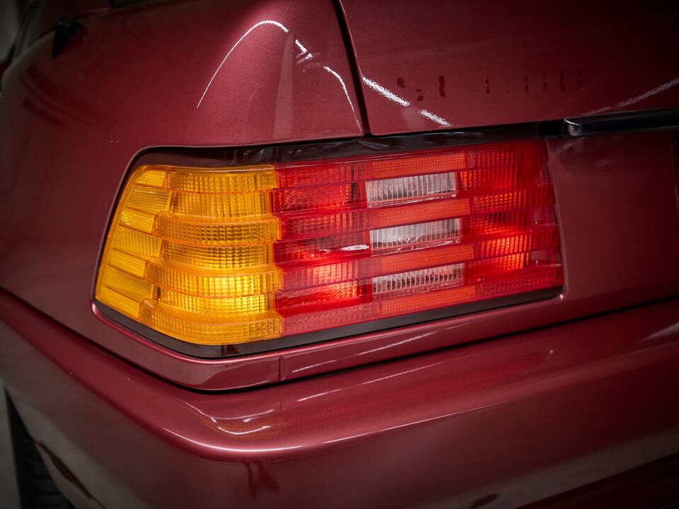 Bild 19/99 von Mercedes-Benz SL 320 (1995)