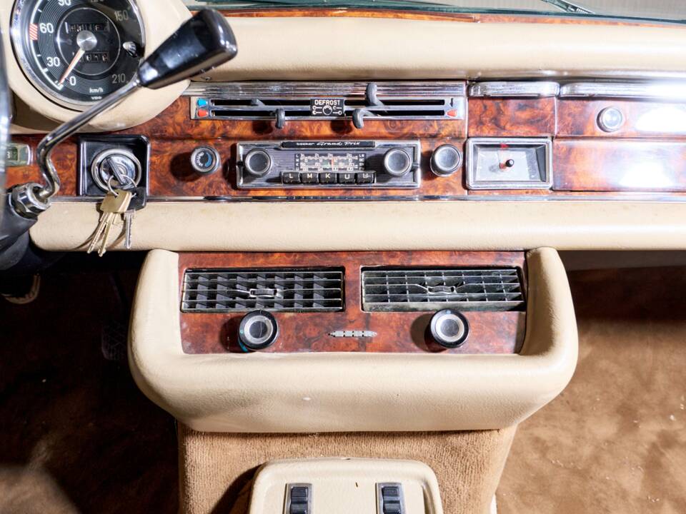 Bild 24/47 von Mercedes-Benz 280 SE (1970)