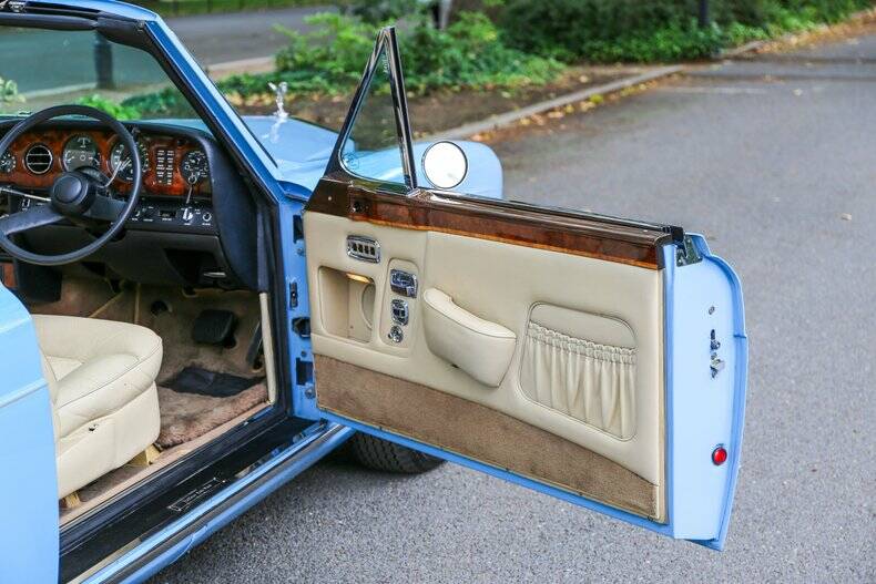 Bild 15/50 von Rolls-Royce Corniche I (1977)