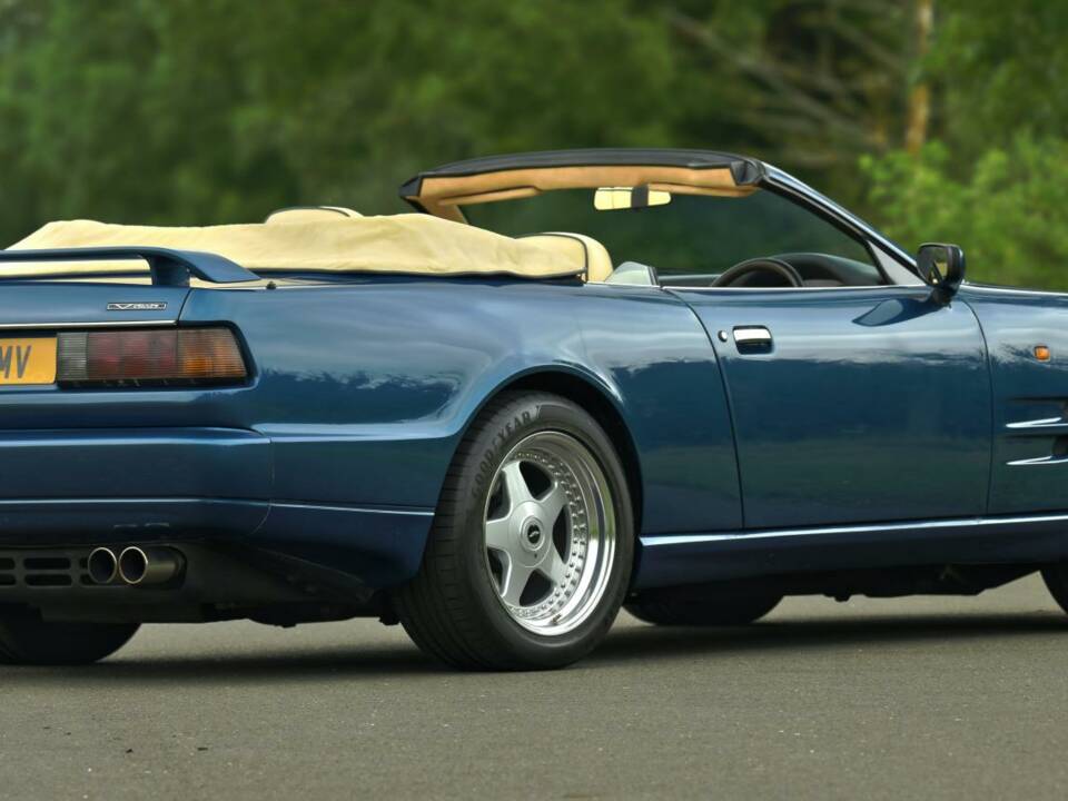 Immagine 12/50 di Aston Martin Virage Volante (1995)