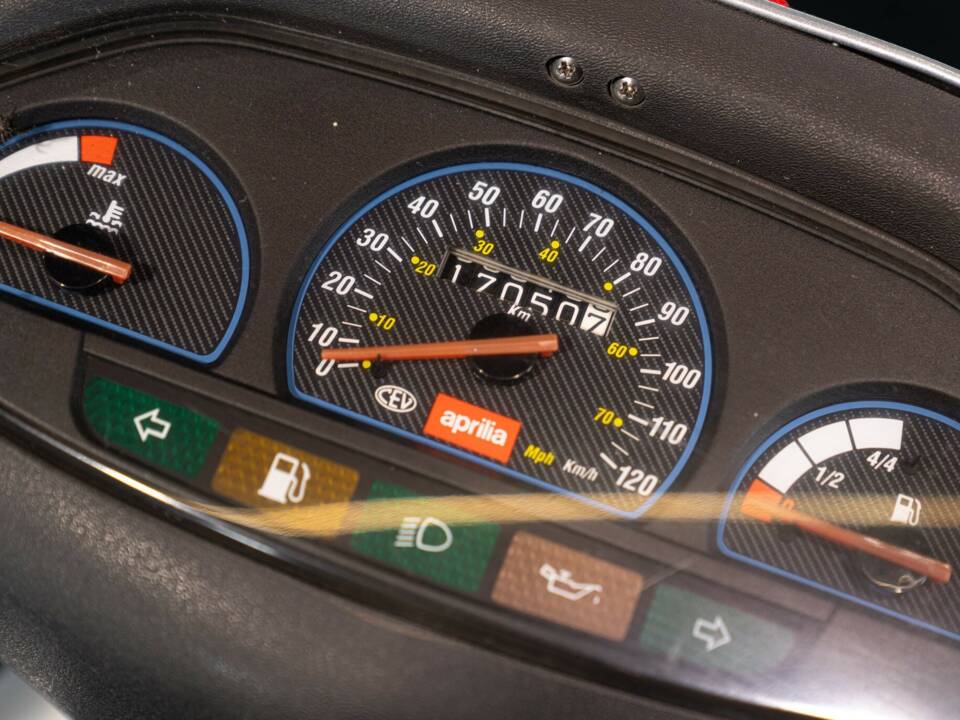 Image 20/29 de Aprilia SR 50 (1994)