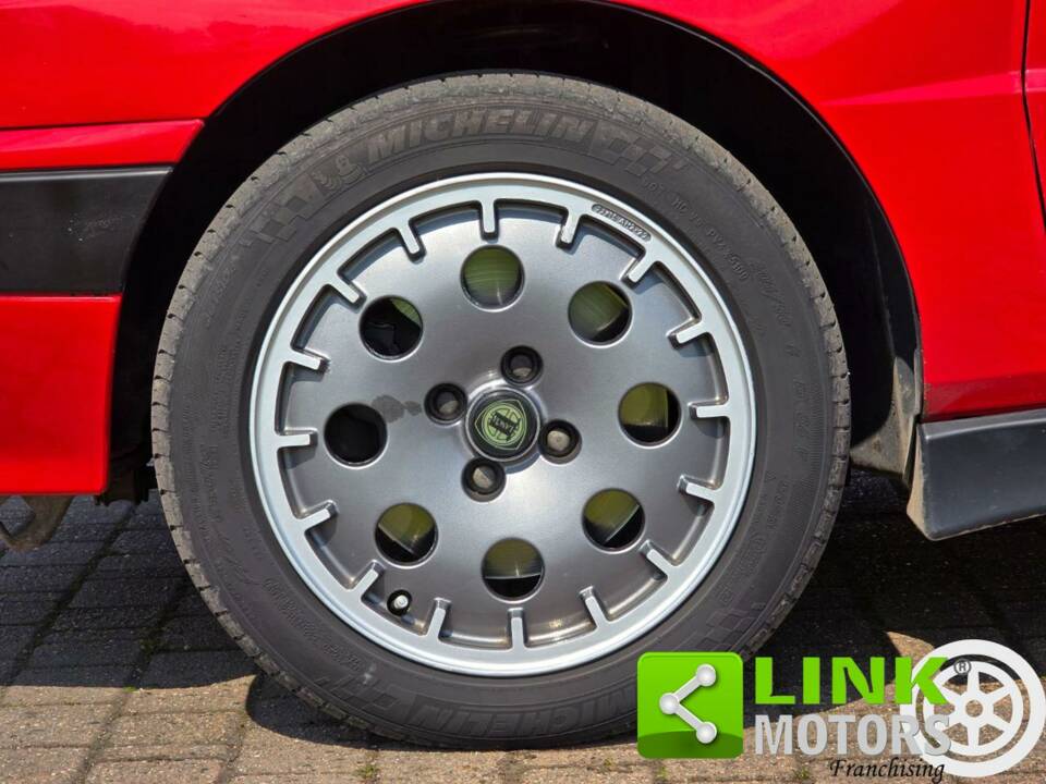 Bild 7/10 von Lancia Delta HF Turbo (1990)